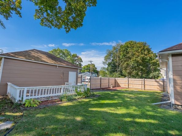 22 Sherbrook Ave, Worcester MA 01604