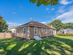 22 Sherbrook Ave, Worcester MA 01604