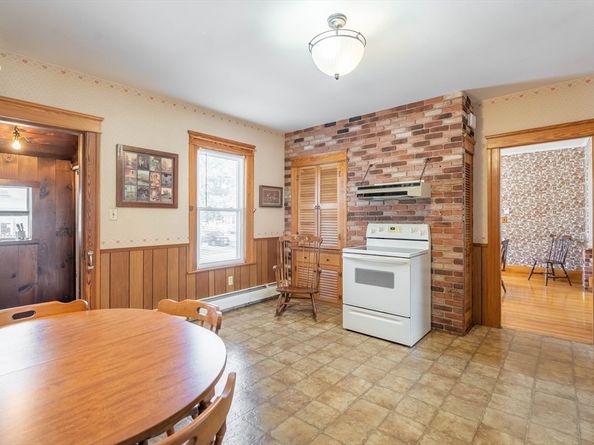 22 Sherbrook Ave, Worcester MA 01604