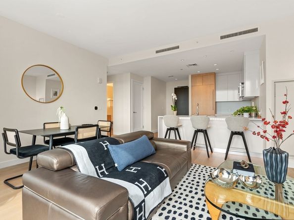 188 Brookline Ave 21B, Boston MA 02215