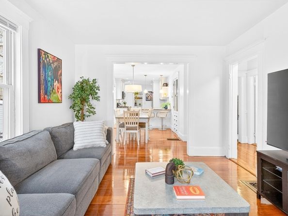 6 Brattle St 6, Arlington MA 02476