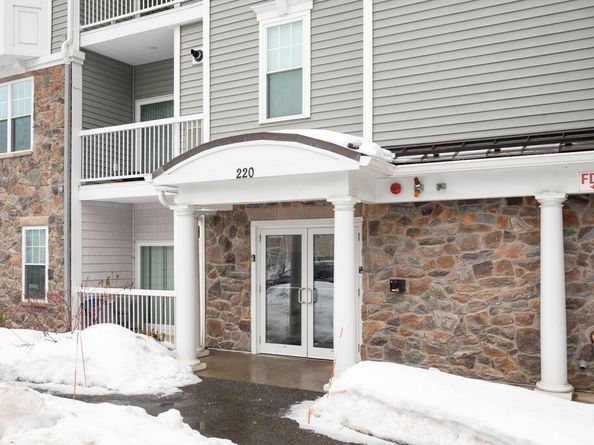 220 Martins Landing 411, North Reading MA 01864