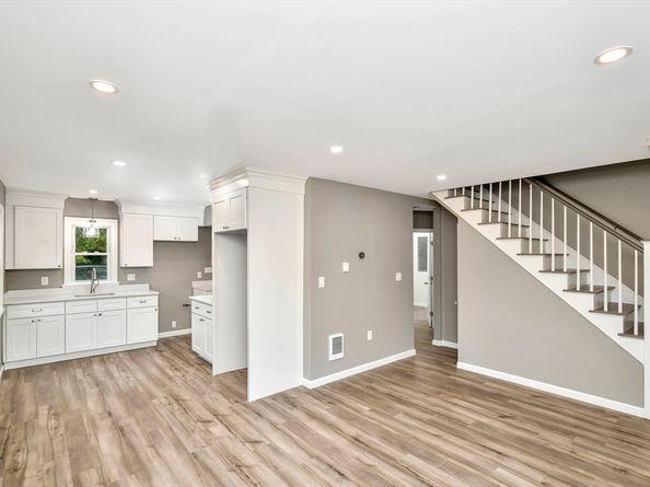 159 Stoughton St, Stoughton MA 02072