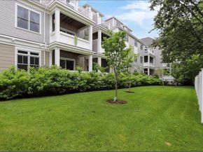 77 Court St 107, Newton MA 02458