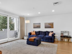 77 Court St 107, Newton MA 02458