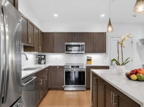 77 Court St 107, Newton MA 02458