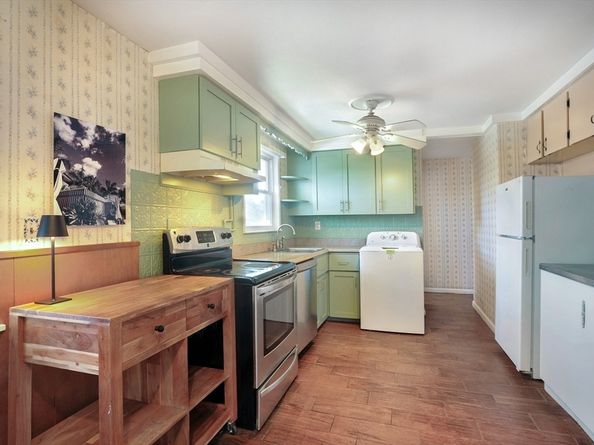 35 Marion St, Holbrook MA 02343