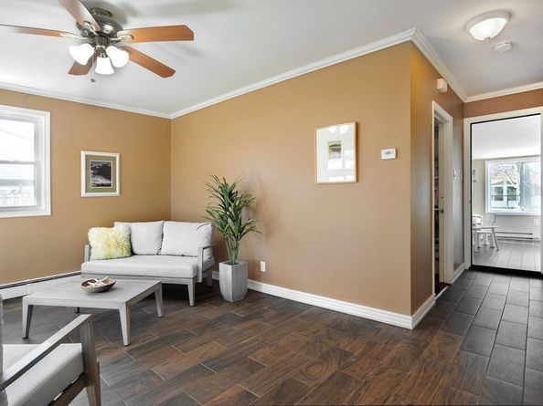 35 Marion St, Holbrook MA 02343