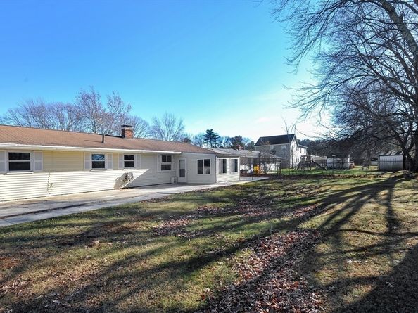 35 Marion St, Holbrook MA 02343