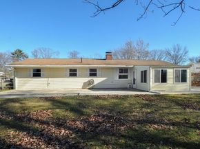 35 Marion St, Holbrook MA 02343