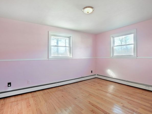 35 Marion St, Holbrook MA 02343