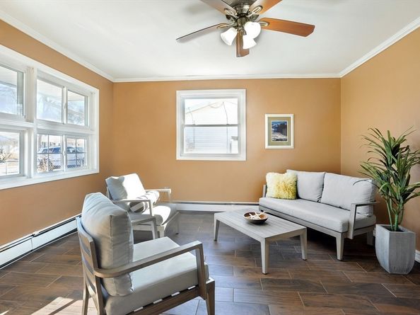 35 Marion St, Holbrook MA 02343