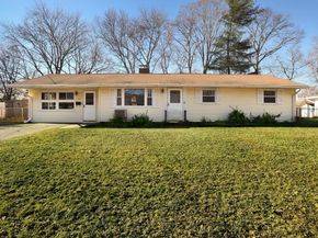 35 Marion St, Holbrook MA 02343