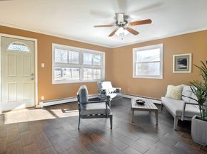 35 Marion St, Holbrook MA 02343