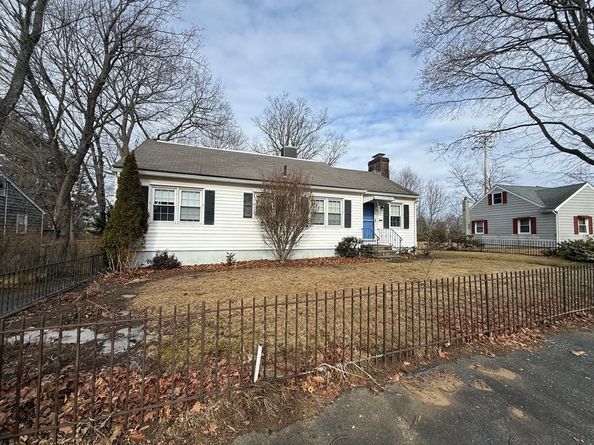 24 Mary Ellen Ln, Southbridge MA 01550