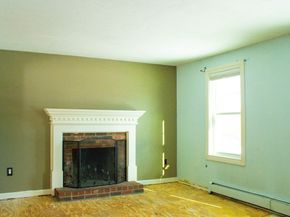 25 Bear Hill Rd, Gardner MA 01440