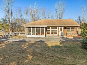 5 Freetown St, Lakeville MA 02347