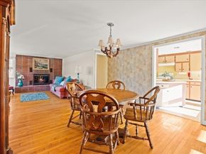 5 Freetown St, Lakeville MA 02347