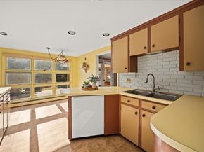 5 Freetown St, Lakeville MA 02347