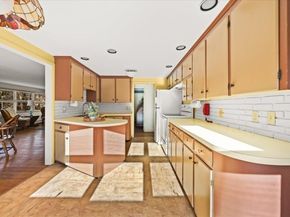 5 Freetown St, Lakeville MA 02347