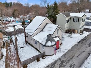 15 Myrtle Ave, Sterling MA 01564