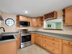15 Myrtle Ave, Sterling MA 01564