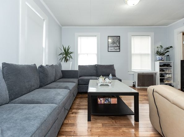 68 Spring St, Holbrook MA 02343