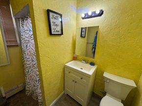 27 Harlow St, Worcester MA 01605