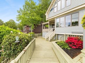 13 Pine Bluff, Lakeville MA 02347