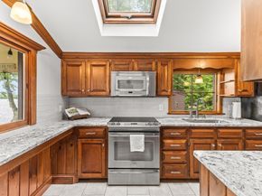 13 Pine Bluff, Lakeville MA 02347