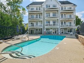 614 Pond St 2104, Braintree MA 02184