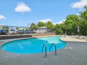 614 Pond St 2104, Braintree MA 02184