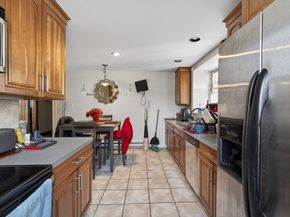 123-125 N Franklin St, Holbrook MA 02343