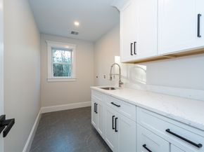 6 Briar Ln, Natick MA 01760