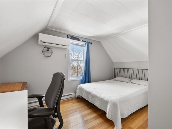 8 Westwood Rd, Plymouth MA 02360