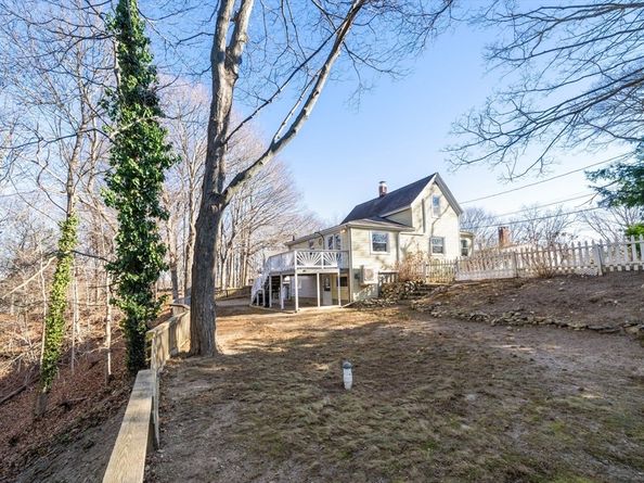 8 Westwood Rd, Plymouth MA 02360