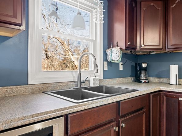 8 Westwood Rd, Plymouth MA 02360