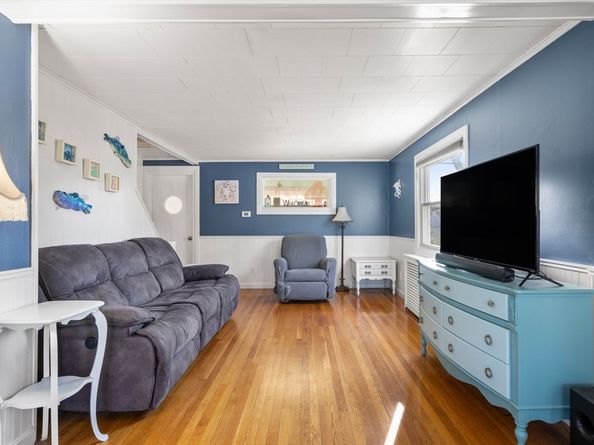 8 Westwood Rd, Plymouth MA 02360