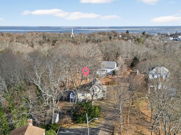 8 Westwood Rd, Plymouth MA 02360