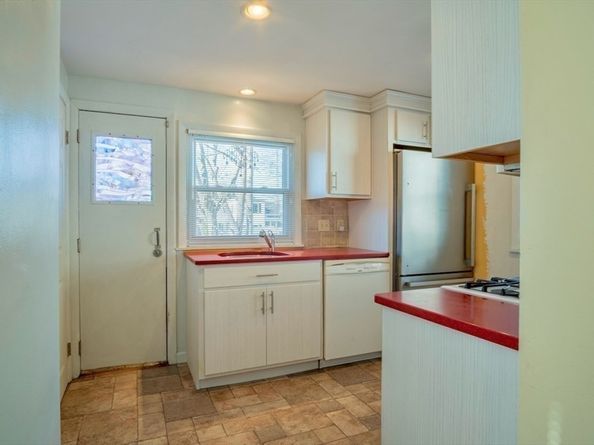 146 Burrill St, Swampscott MA 01907