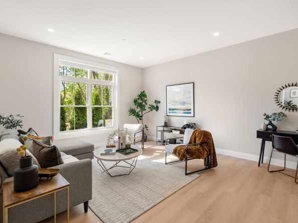 7 Cross St 102, Wilmington MA 01887