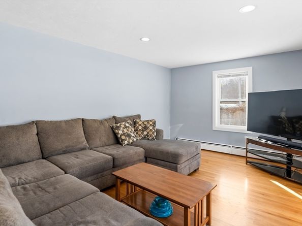 7 Saint Paul St, Fitchburg MA 01420