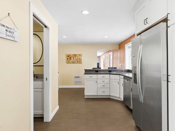 7 Saint Paul St, Fitchburg MA 01420