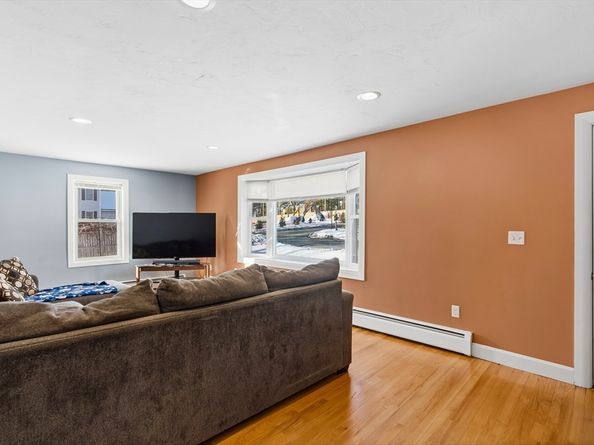 7 Saint Paul St, Fitchburg MA 01420