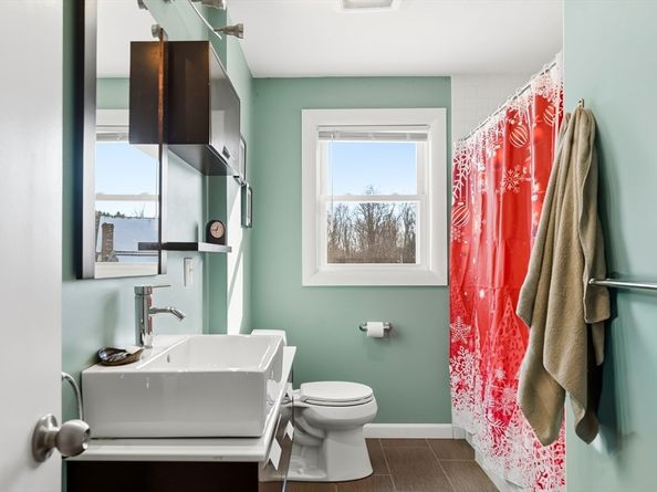 7 Saint Paul St, Fitchburg MA 01420