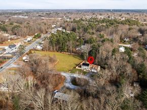 10 Mockingbird Hill, Bridgewater MA 02324