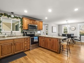 10 Mockingbird Hill, Bridgewater MA 02324