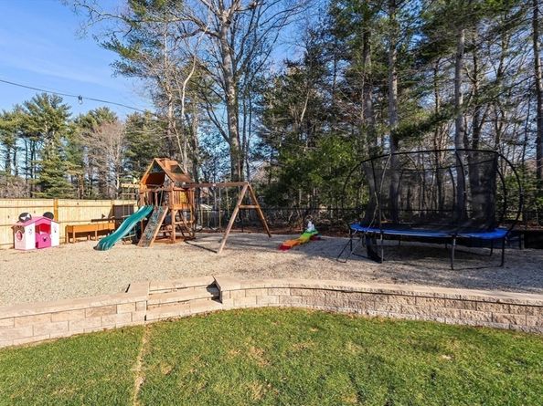 10 Mockingbird Hill, Bridgewater MA 02324