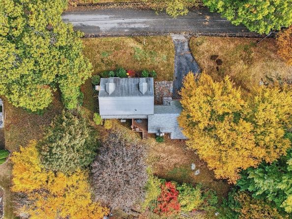 37 Pine St, Bedford MA 01730