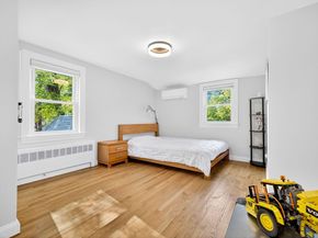 37 Pine St, Bedford MA 01730